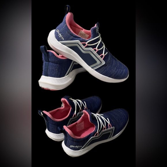 Women’s bowling shoes. Excellent condition, only worn once. Very comfortable. - Picture 3 of 6